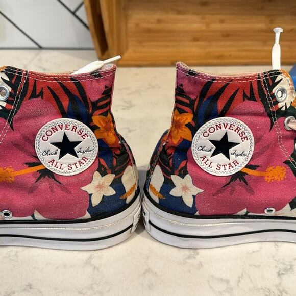 Converse CTAS LIFT HI STRAWBERRY JAM WHITE BLACK platform tropical print size 8 - Picture 7 of 16